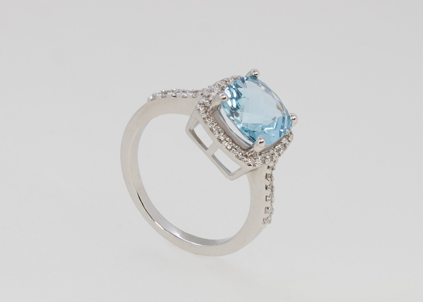 Diamond / Blue Topaz Ring