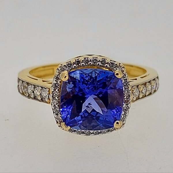 Diamond / Tanzanite Ring