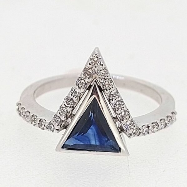 Diamond / Sapphire Ring