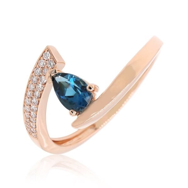 Diamond / Blue Topaz Ring