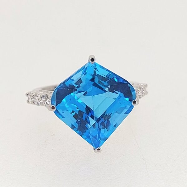Diamond / Blue Topaz Ring
