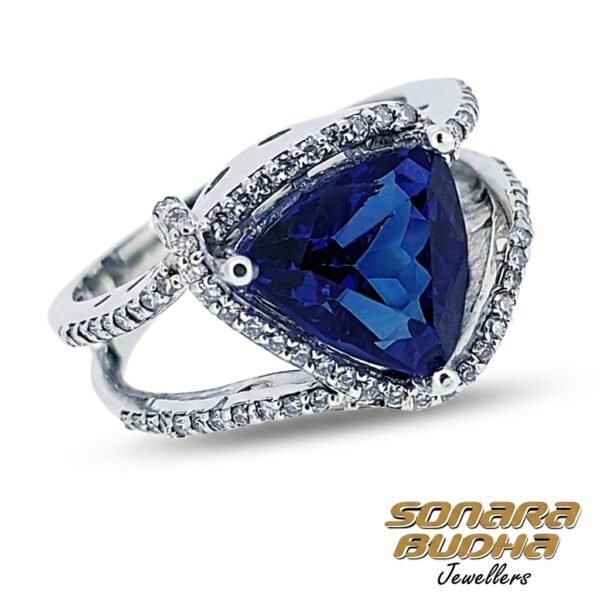 Diamond / Tanzanite Ring