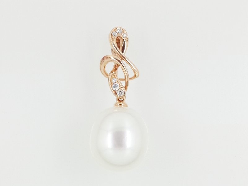 Diamond / Pearl Pendant