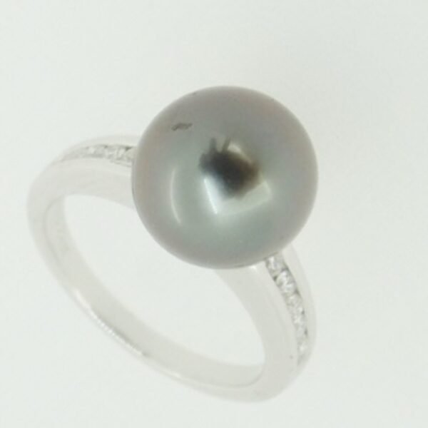 Diamond / Tahiti Pearl Ring
