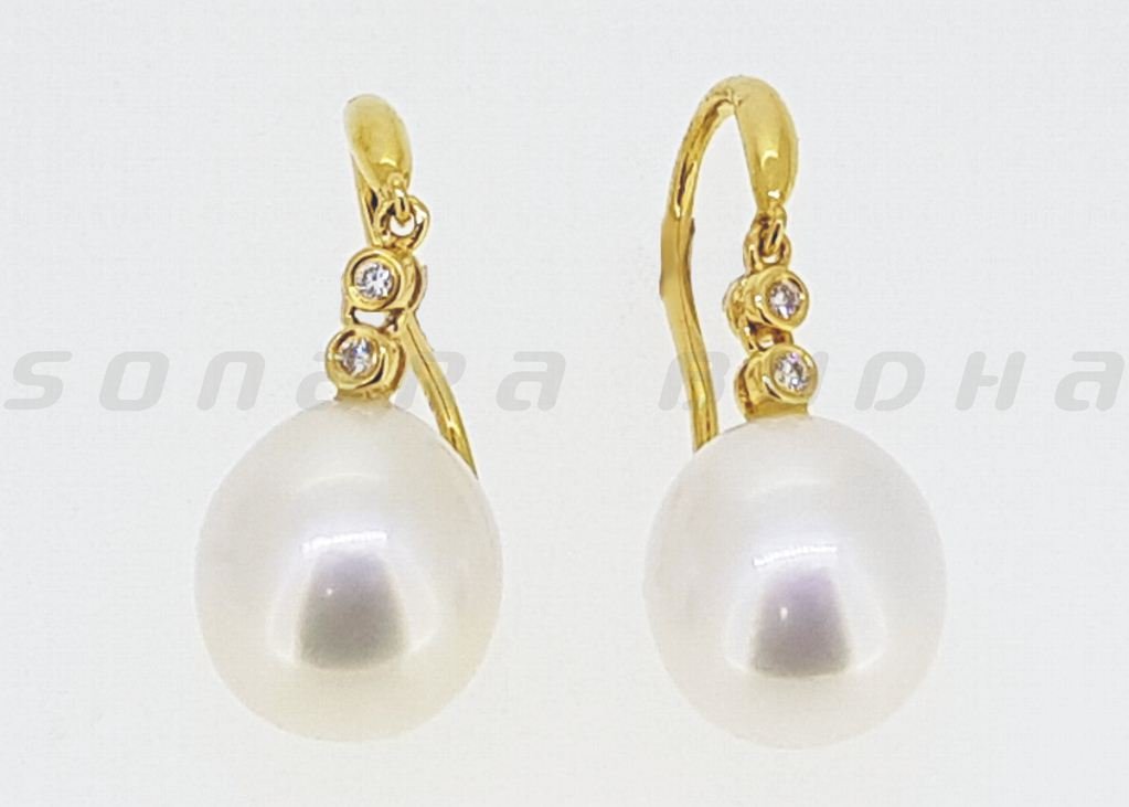 Diamond / FW Pearl Earrings