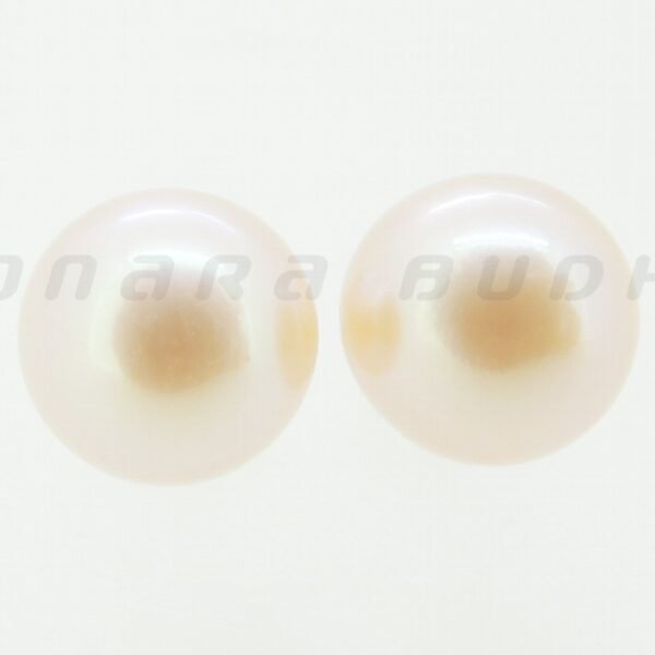 FW Pearl Studs