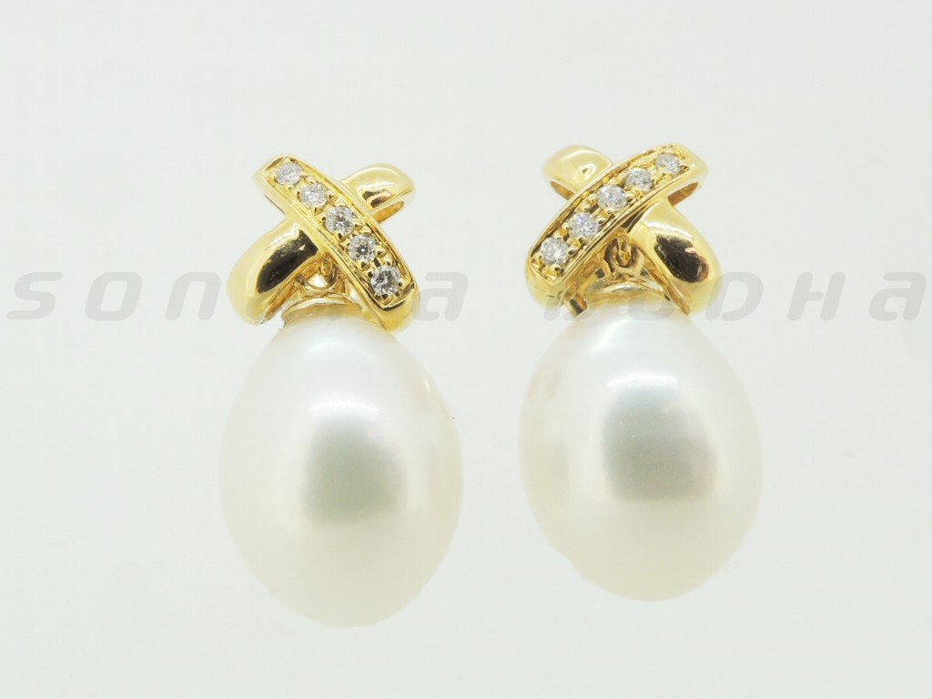 Diamond / FW Pearl Earrings