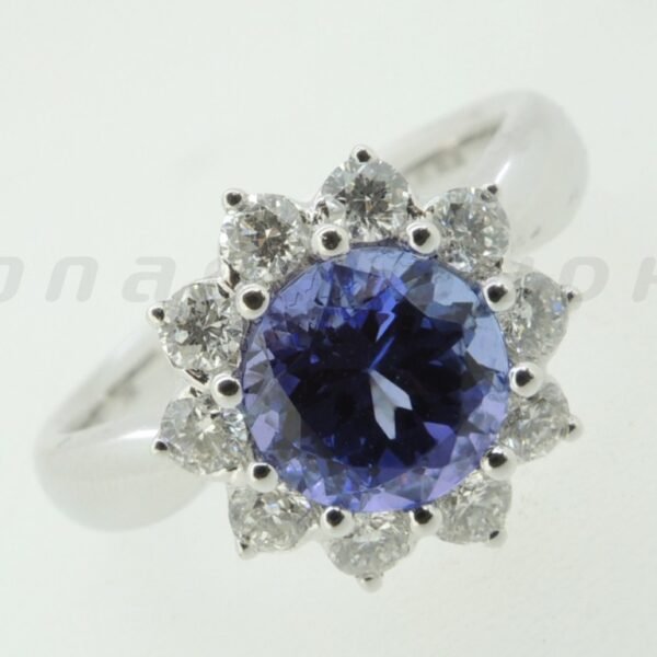 Diamond / Tanzanite Ring