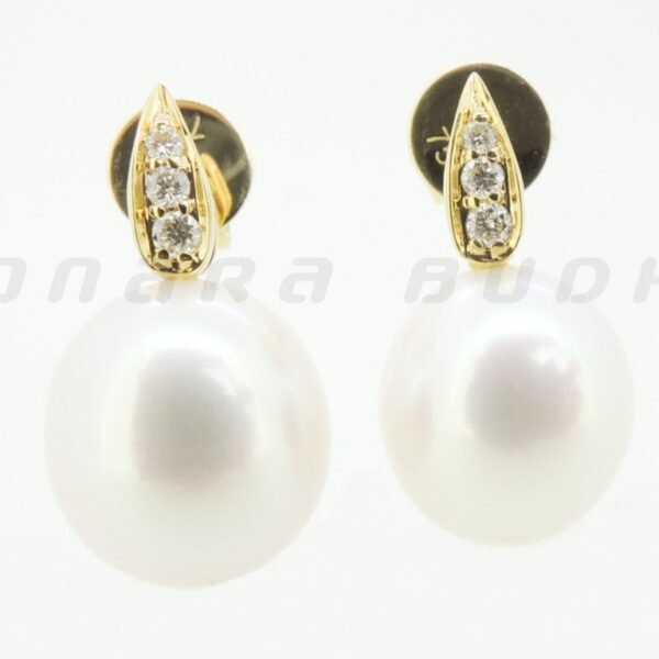 Diamond / FW Pearl Earrings