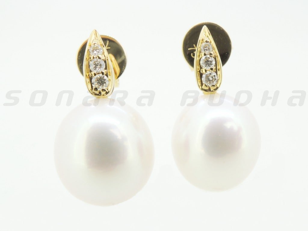 Diamond / FW Pearl Earrings
