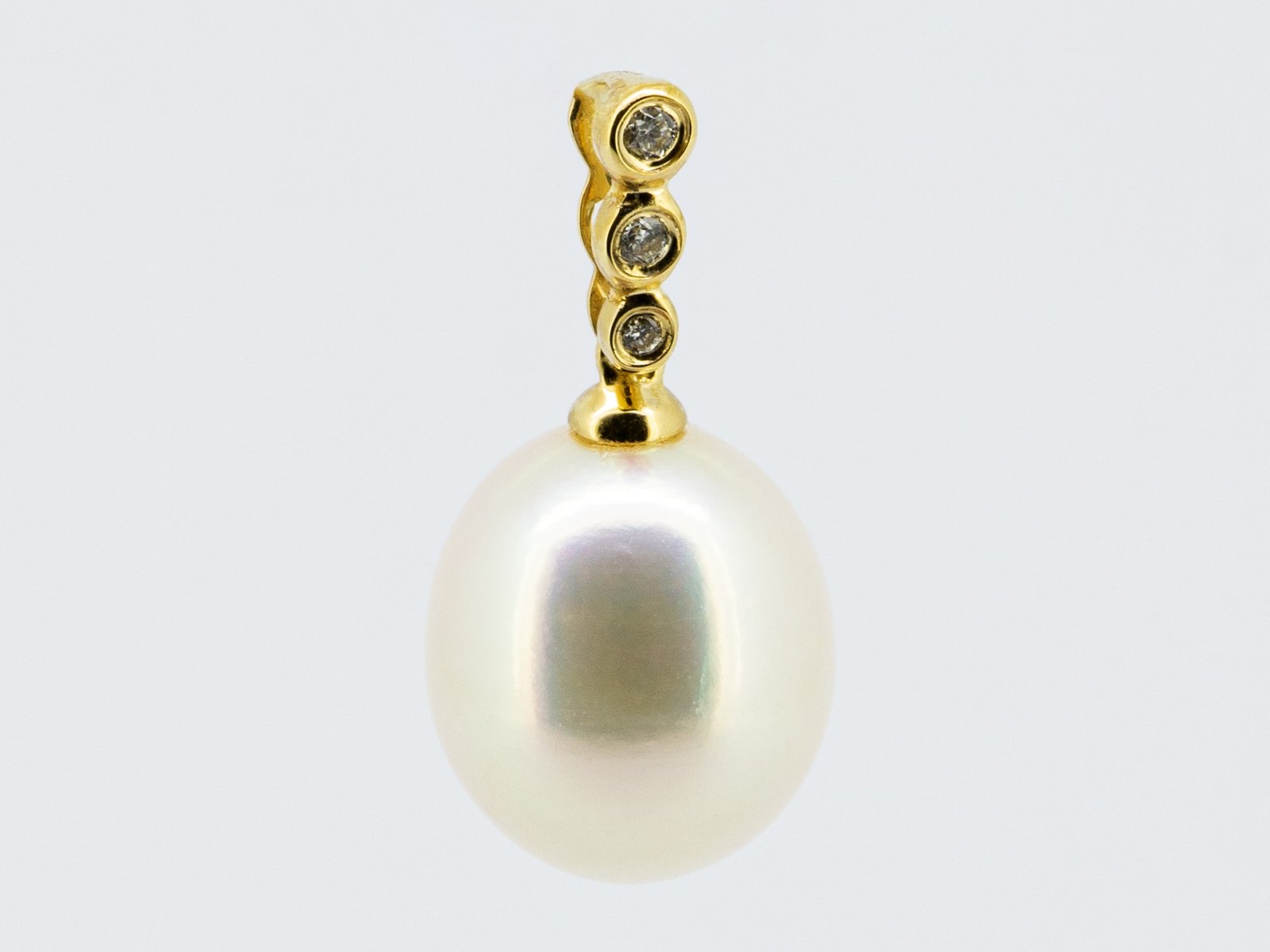 Diamond / FW Pearl Pendant