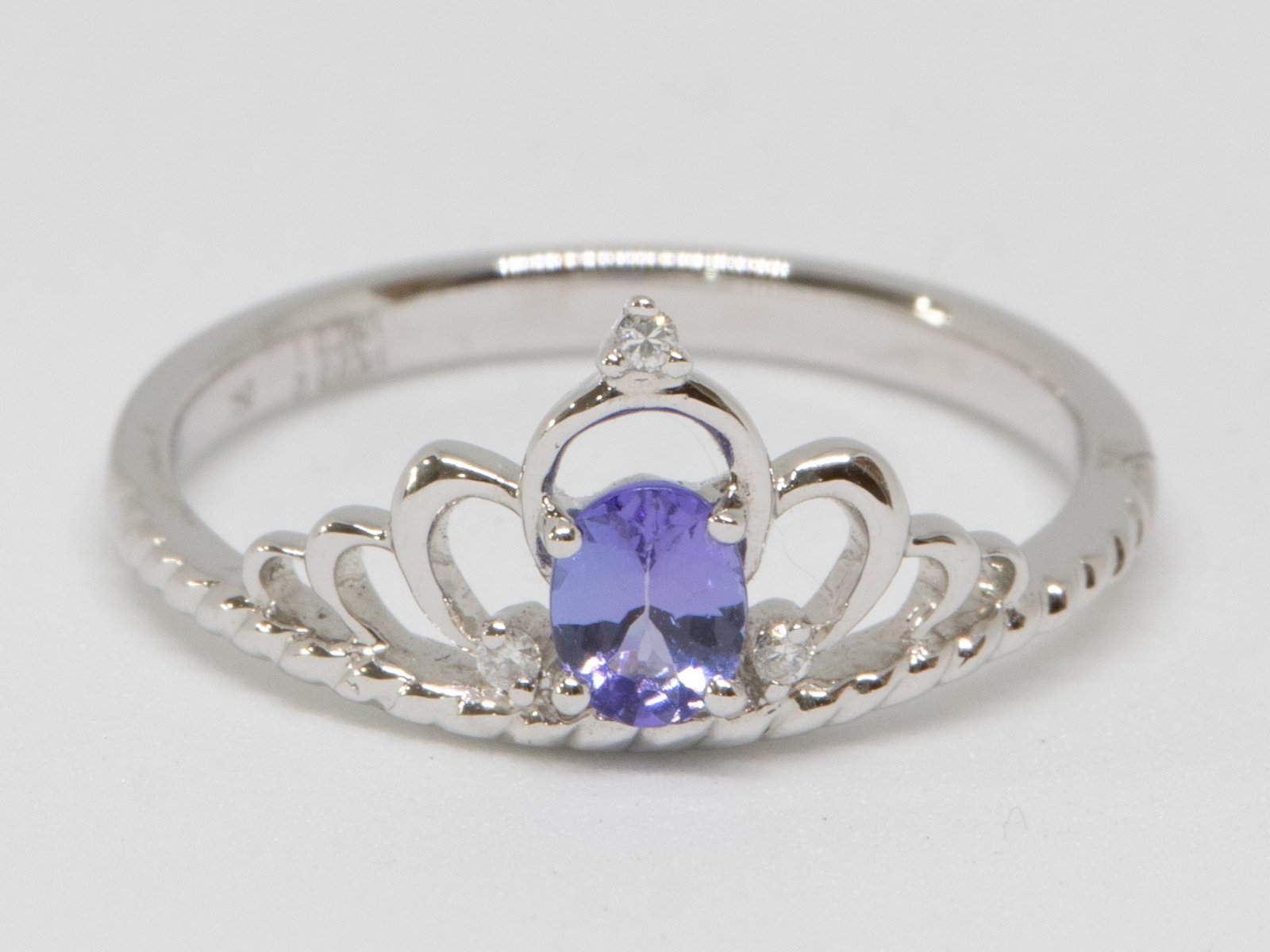 Diamond / Tanzanite Ring