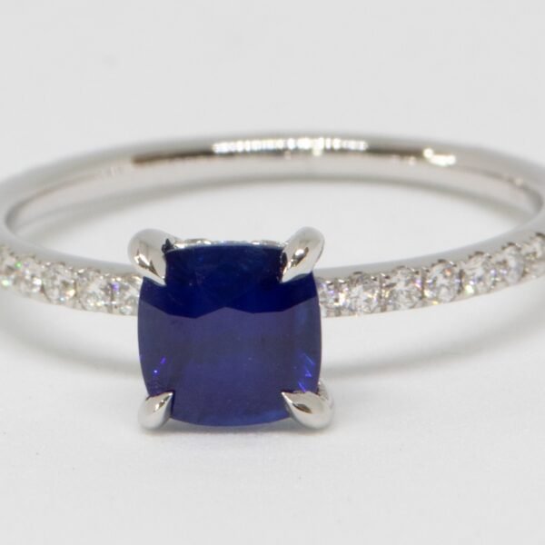 Diamond / Sapphire Ring
