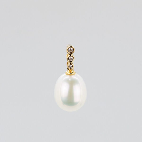 Diamond / FW Pearl Pendant