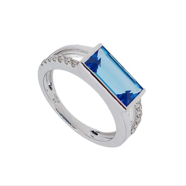 Diamond / Blue Topaz Ring