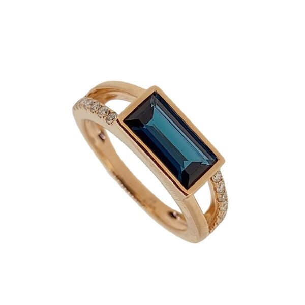 Diamond / Blue Topaz Ring