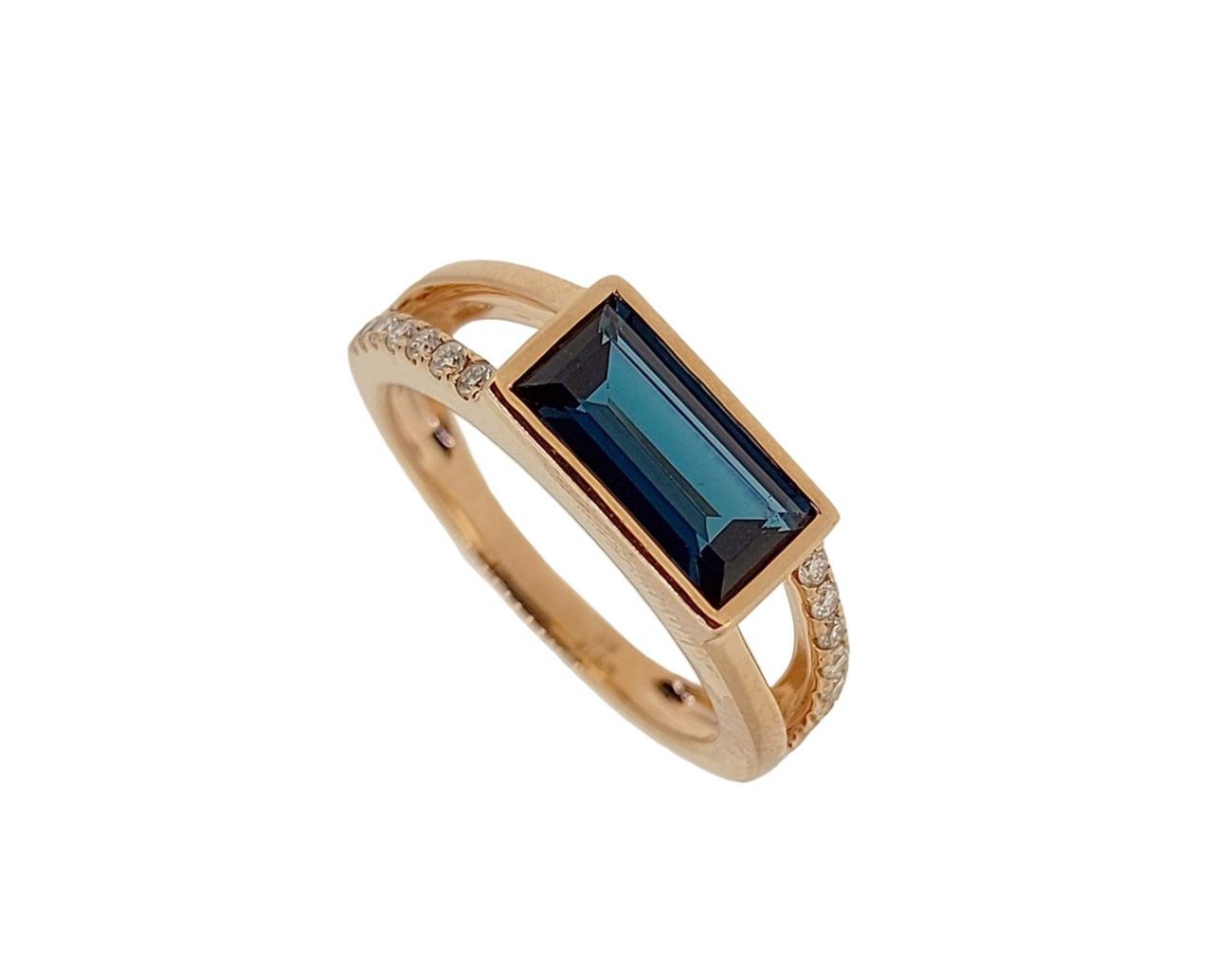 Diamond / Blue Topaz Ring