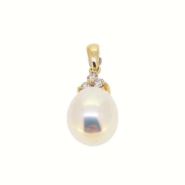 Diamond / FW Pearl Pendant