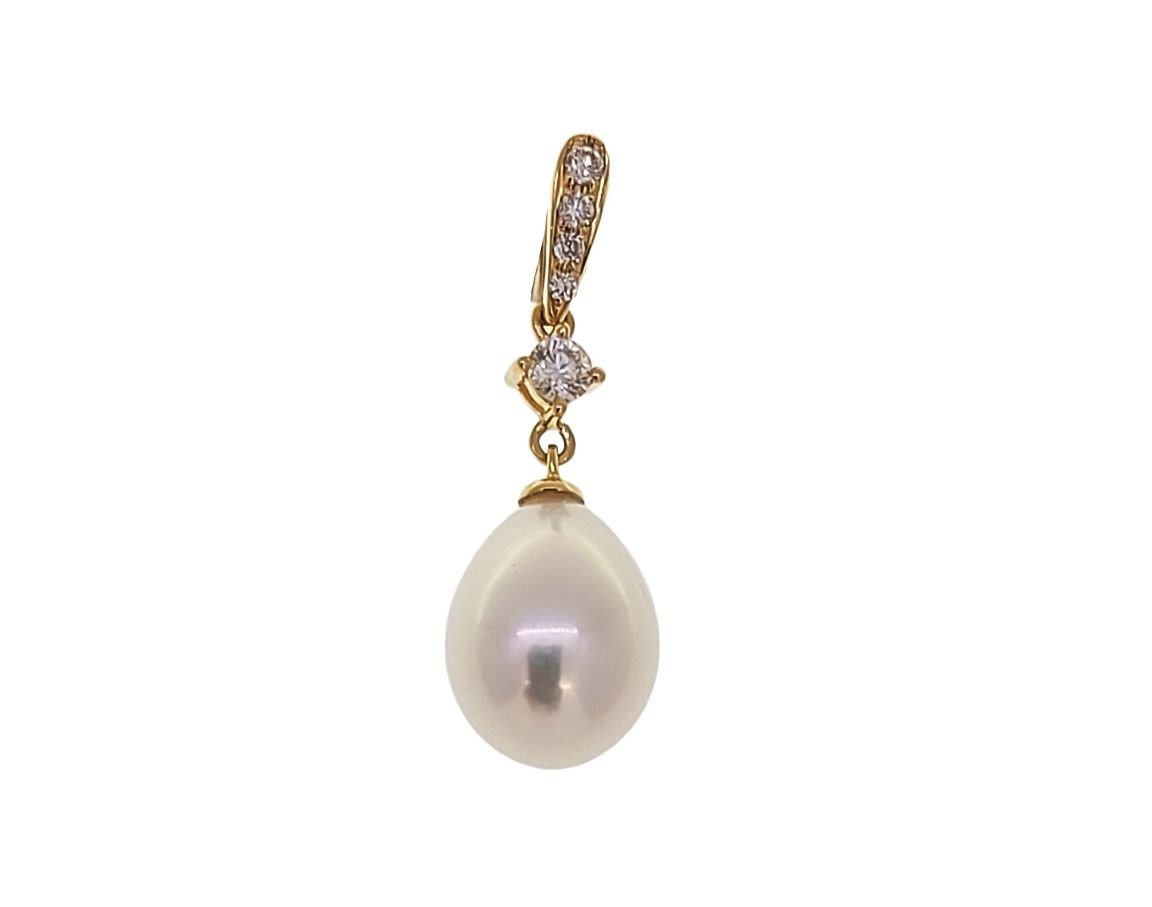 Diamond / FW Pearl Pendant