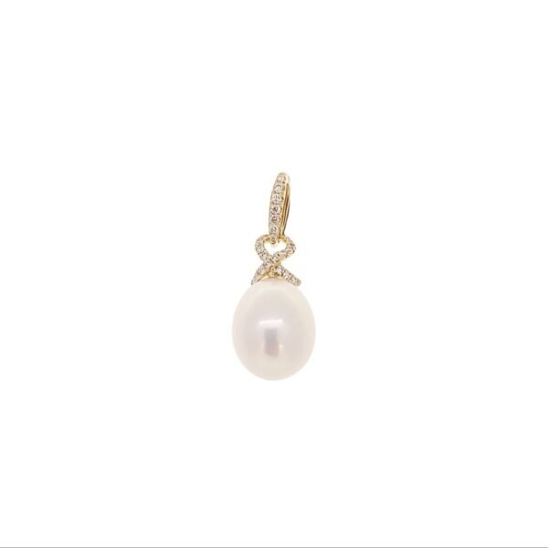 Diamond / FW Pearl Pendant