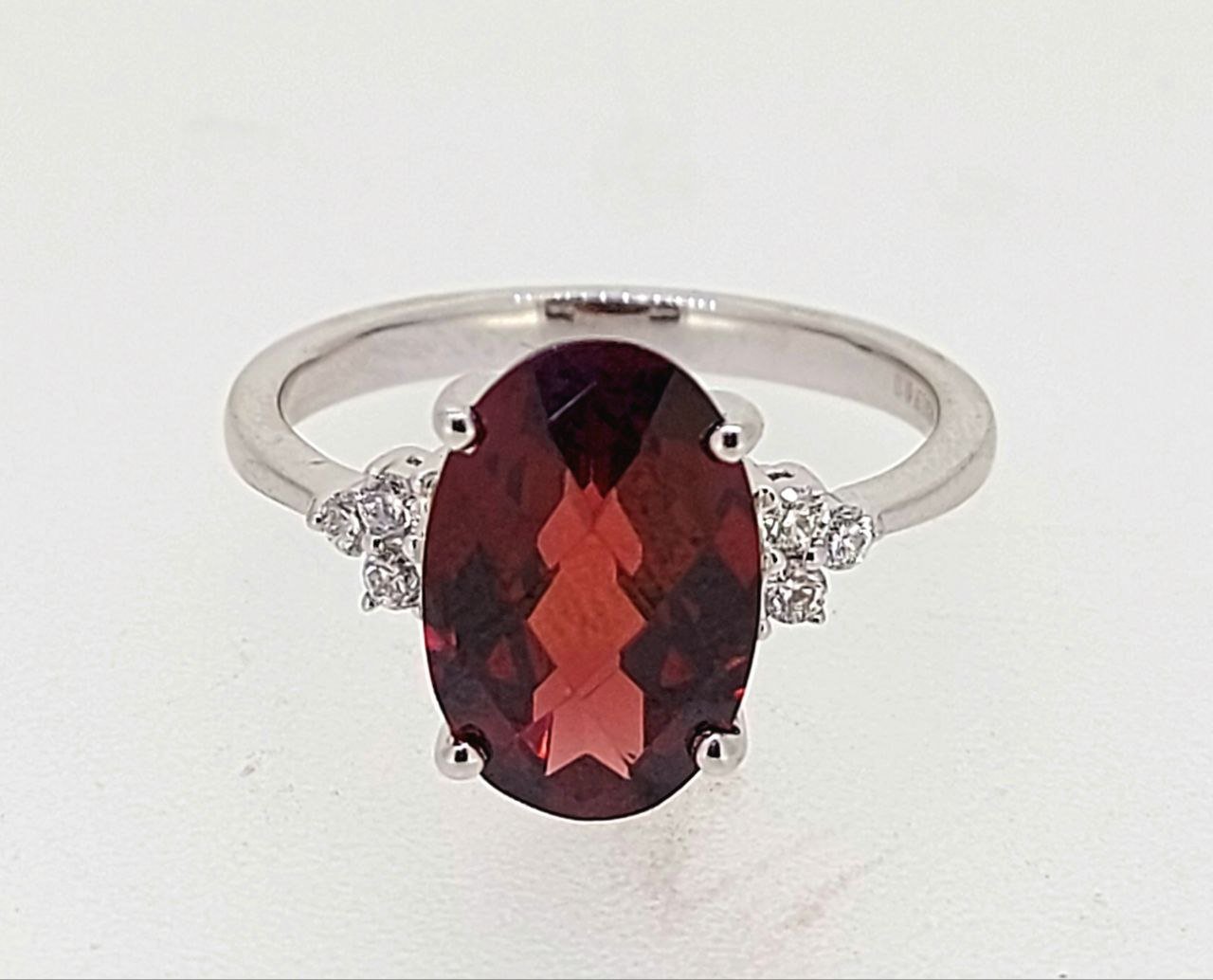 Diamond / Garnet Ring