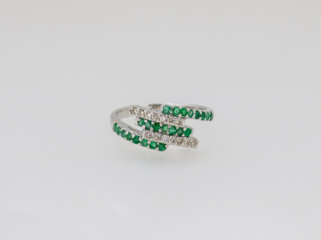 Diamond / Emerald Ring