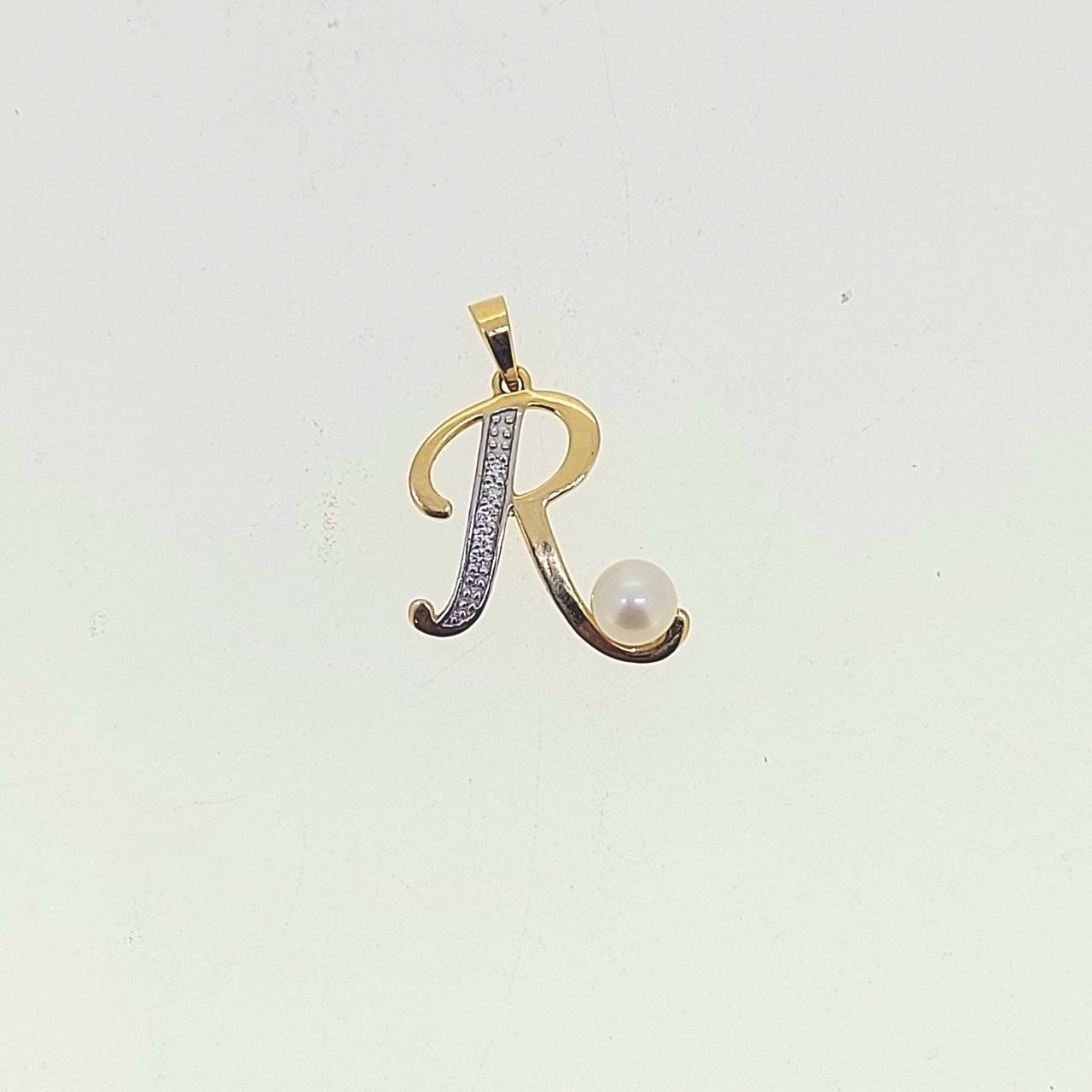 Diamond / FW Pearl Pendant