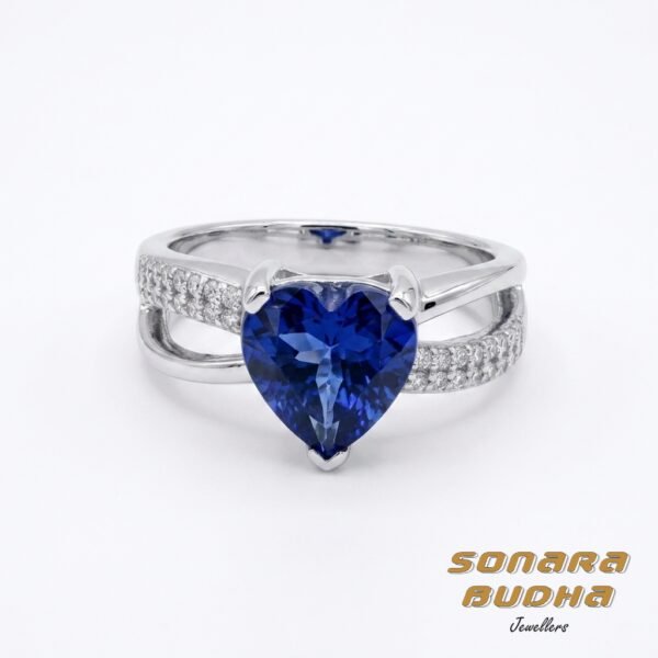 Diamond / Tanzanite Ring