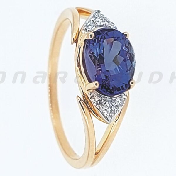 Diamond / Tanzanite Ring