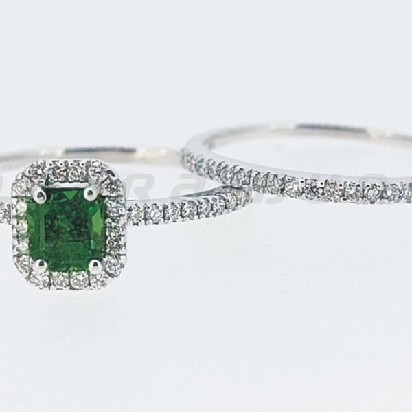Diamond / Tsavorite Ring