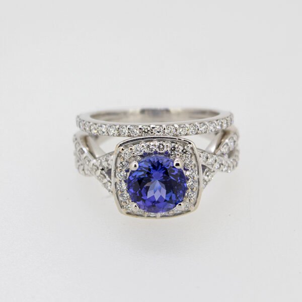 Diamond / Tanzanite Ring