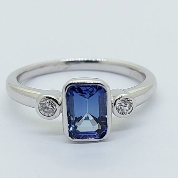 Diamond / Tanzanite Ring