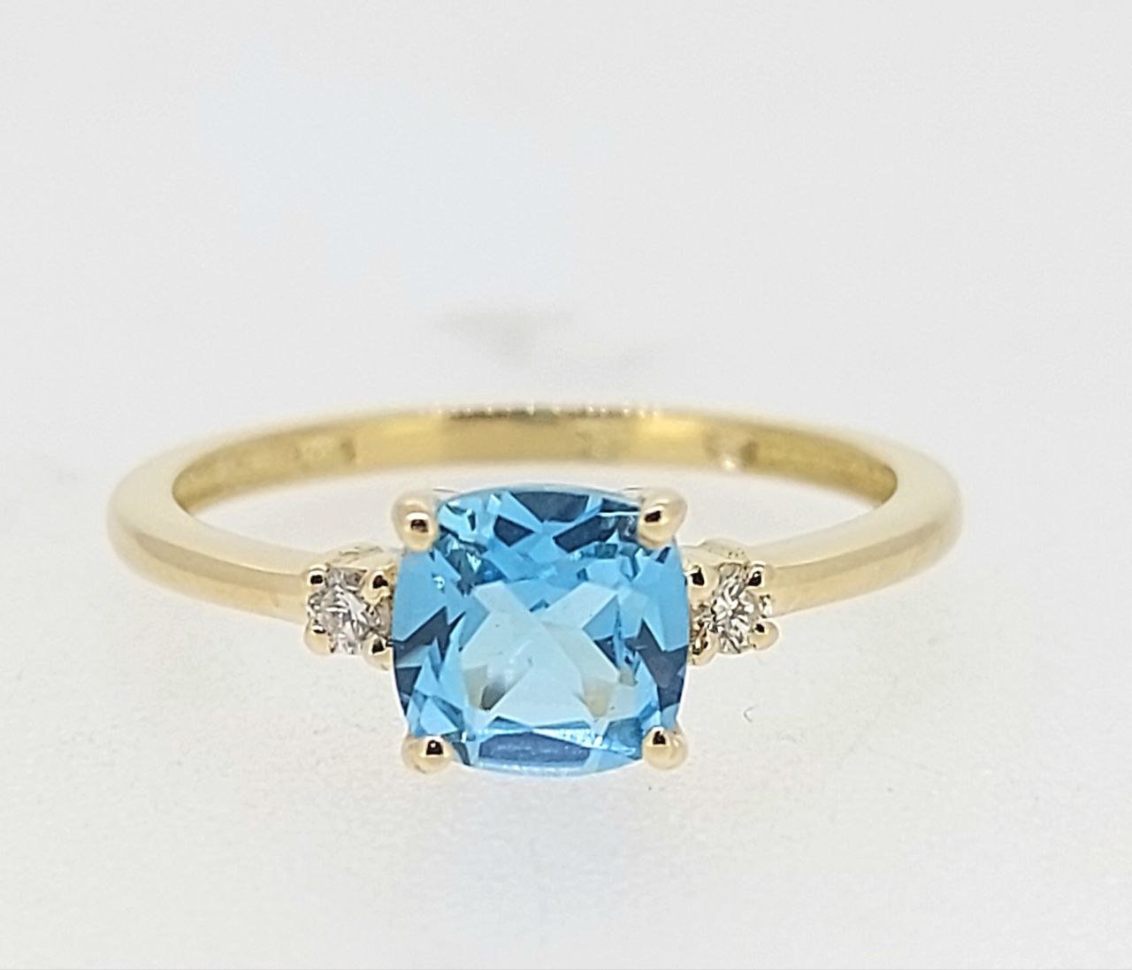 Diamond / Blue Topaz Ring