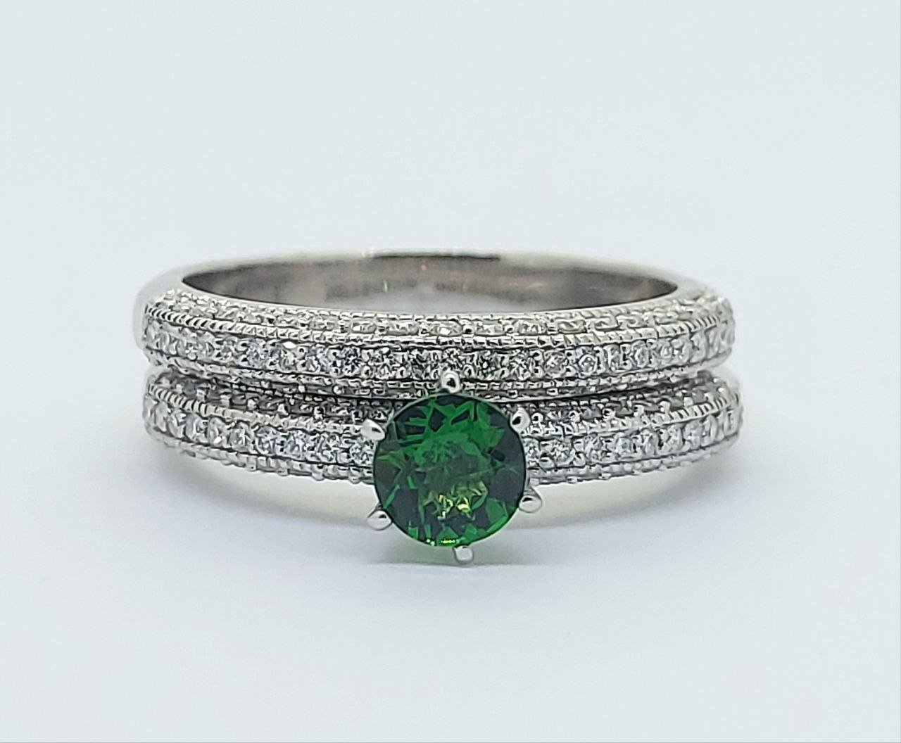 Diamond / Tsavorite Ring