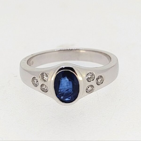 Diamond / Sapphire Ring