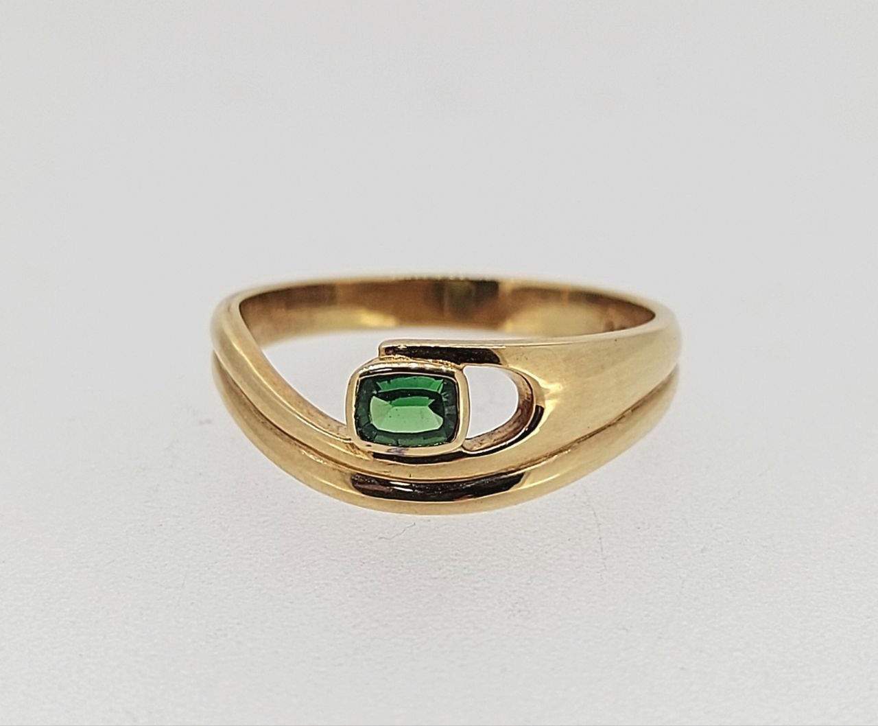 Tsavorite Ring