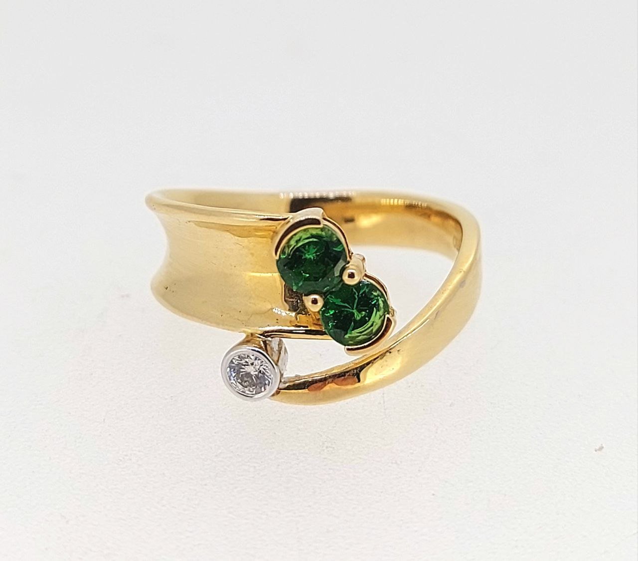 Diamond / Tsavorite Ring