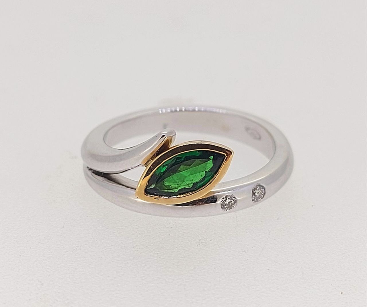 Diamond / Tsavorite Ring