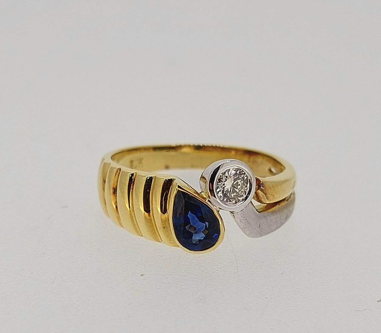 Diamond / Sapphire Ring