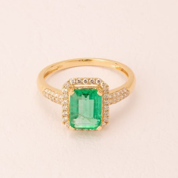 Diamond / Emerald Ring