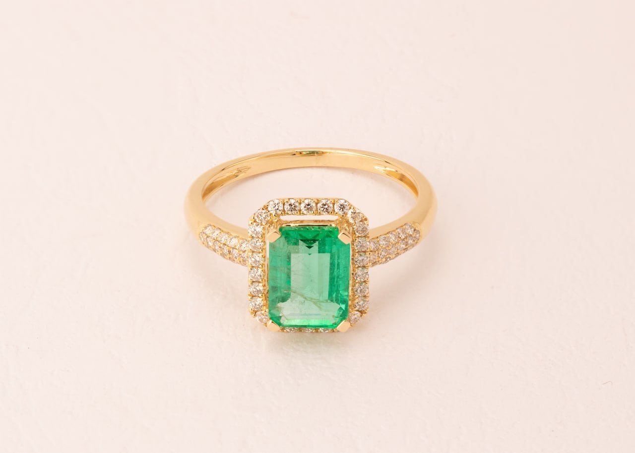 Diamond / Emerald Ring