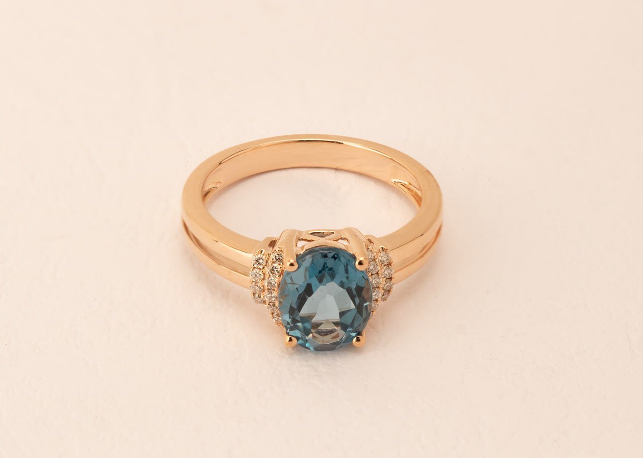 Diamond / Blue Topaz Ring