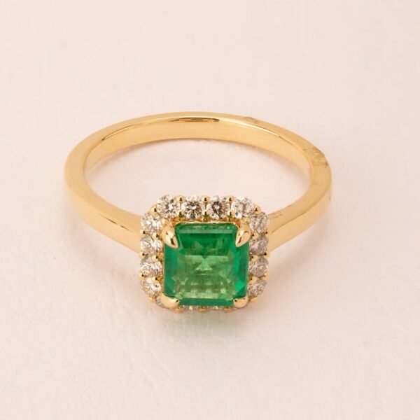 Diamond / Emerald Ring