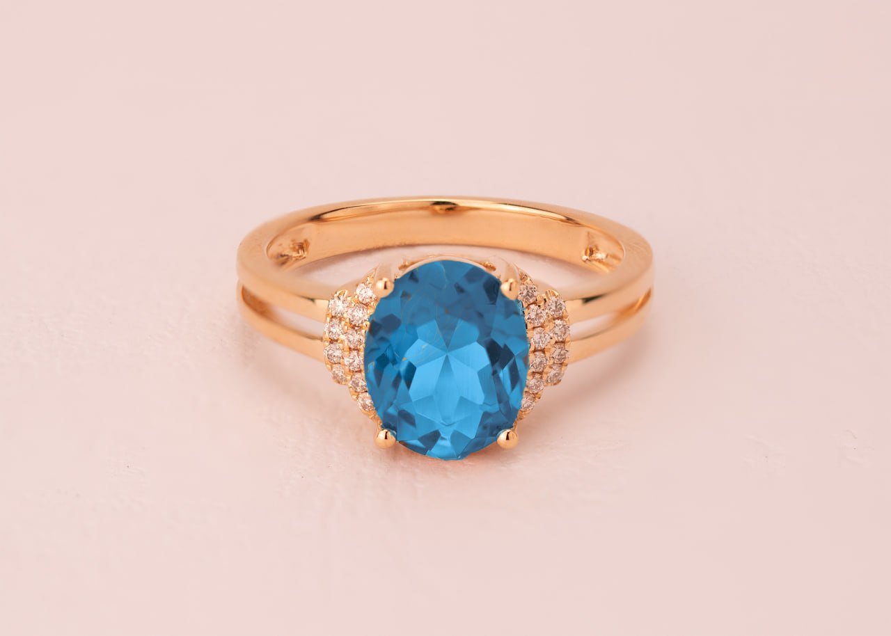 Diamond / Blue Topaz Ring