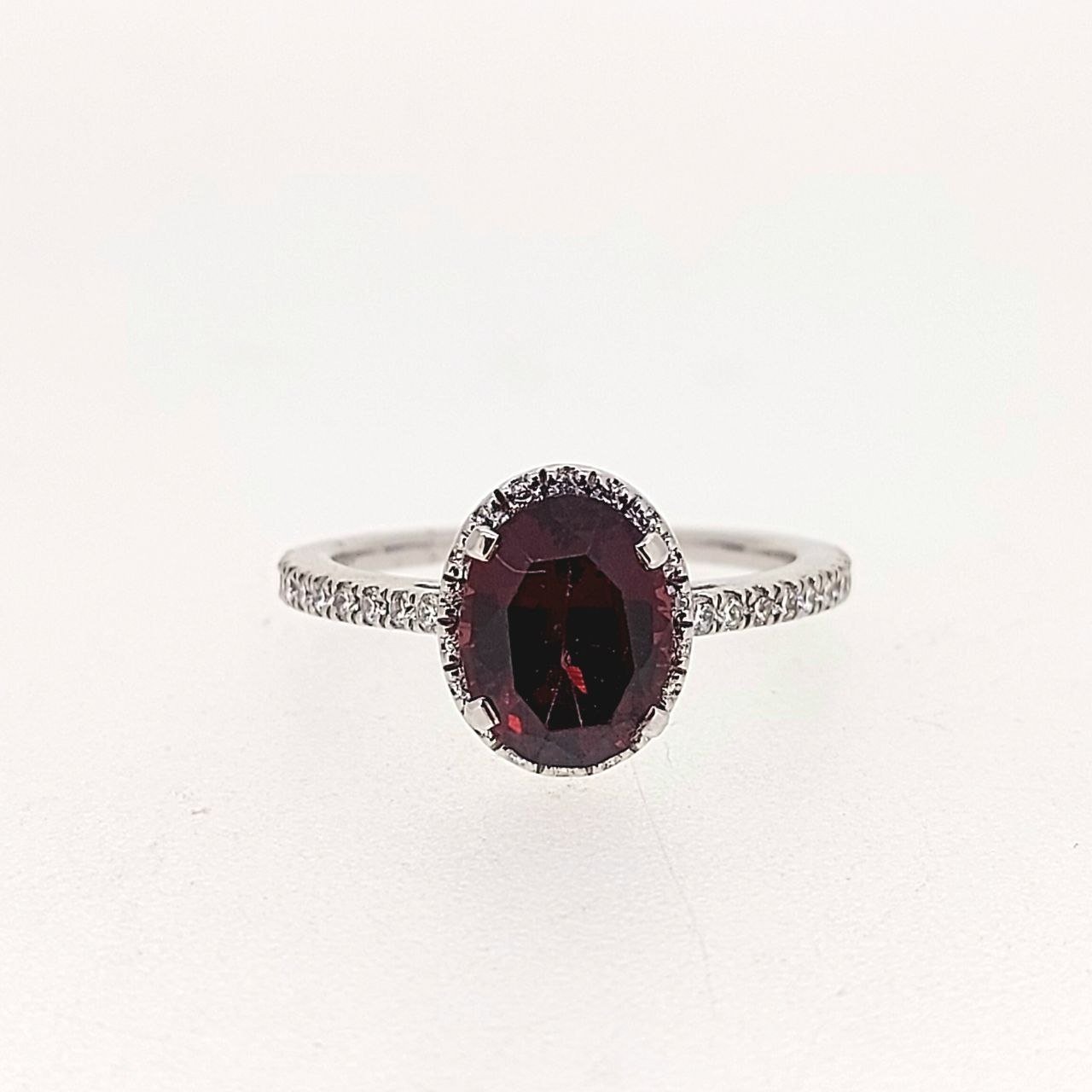 Diamond / Garnet Ring
