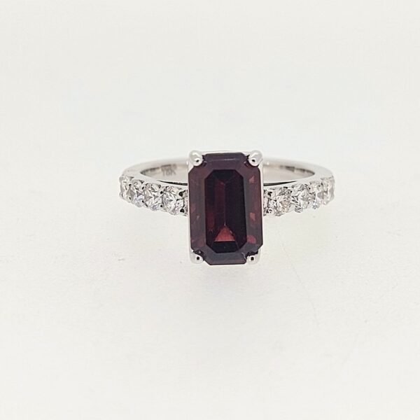Diamond / Garnet Ring