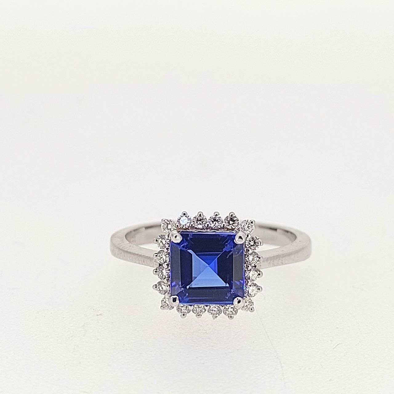 Diamond / Tanzanite Ring
