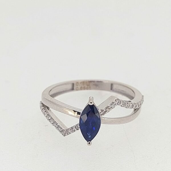 Diamond / Sapphire Ring