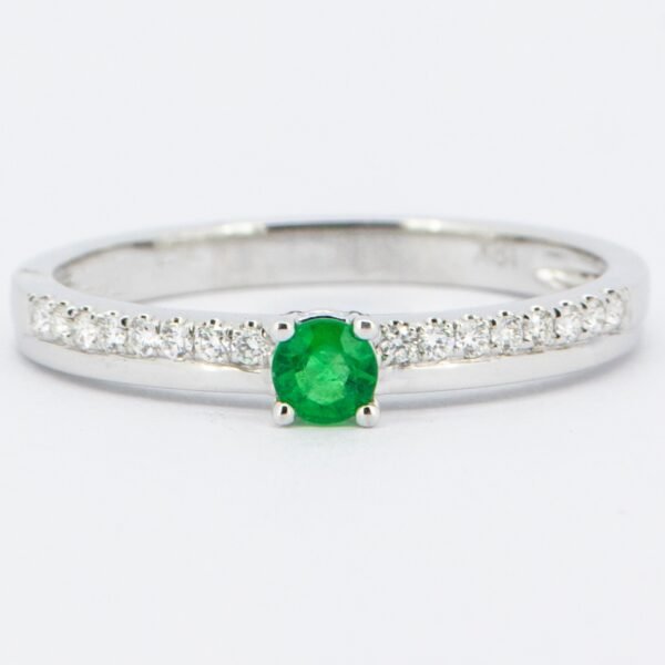 Diamond / Emerald Ring