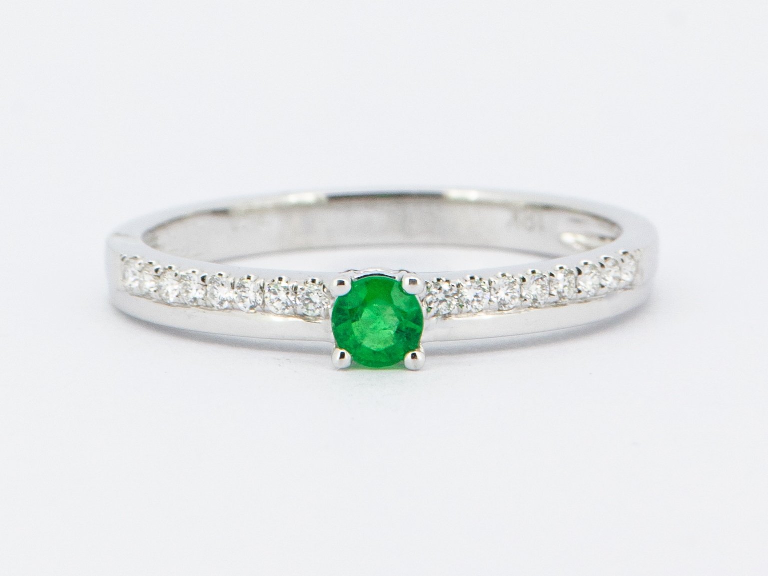 Diamond / Emerald Ring